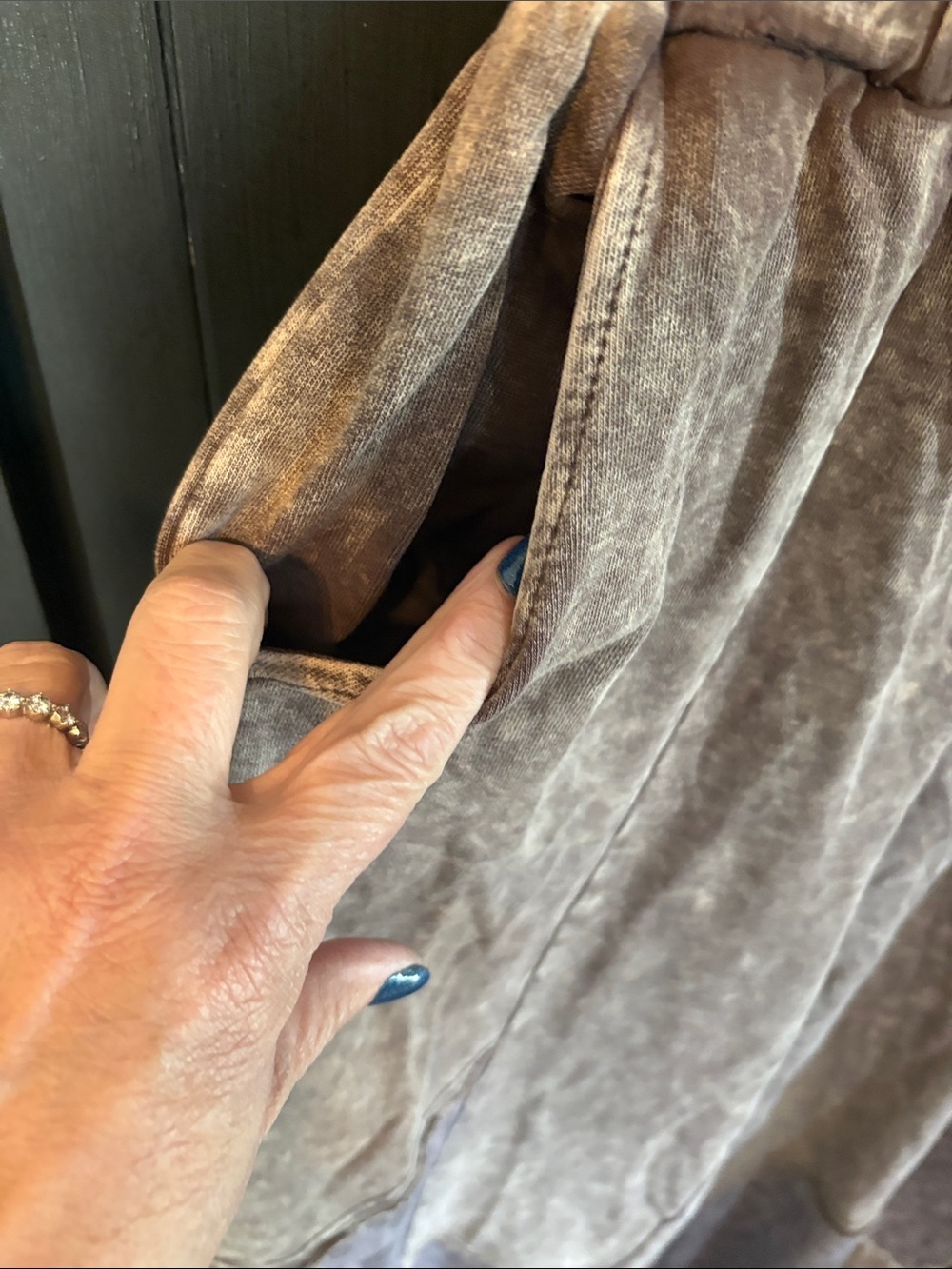 Relaxed Wide-Leg Pull-On Pants in Taupe with Patterned Panels - Picture 5 of 8